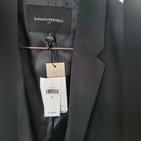 Banana Republic, Size 0, Black 3/4 tie sleeve blazer. - Picture 2 of 3